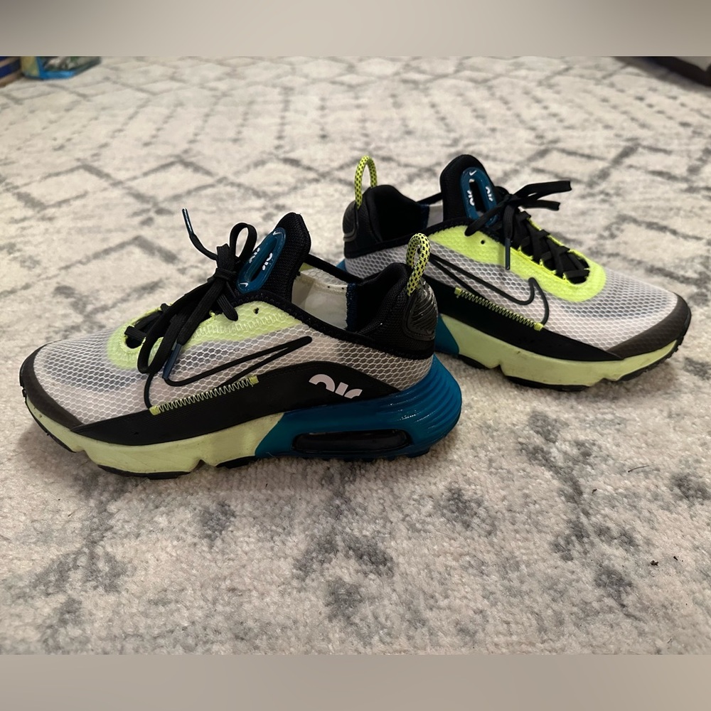 Nike Women's White Black Neon Yellow Blue Athletic Sneakers